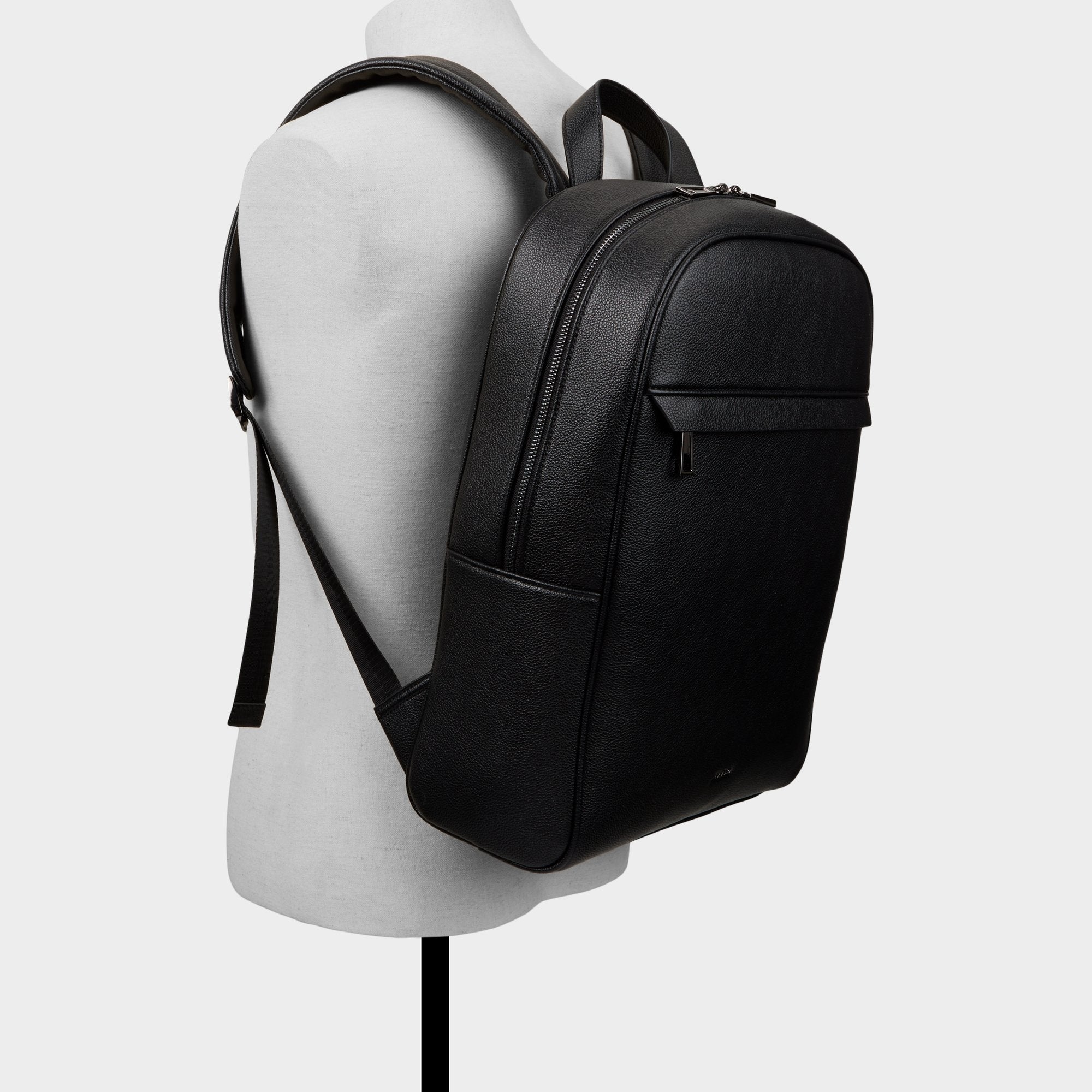 Other black Braliwynn in Other Black - Backpack | Aldo