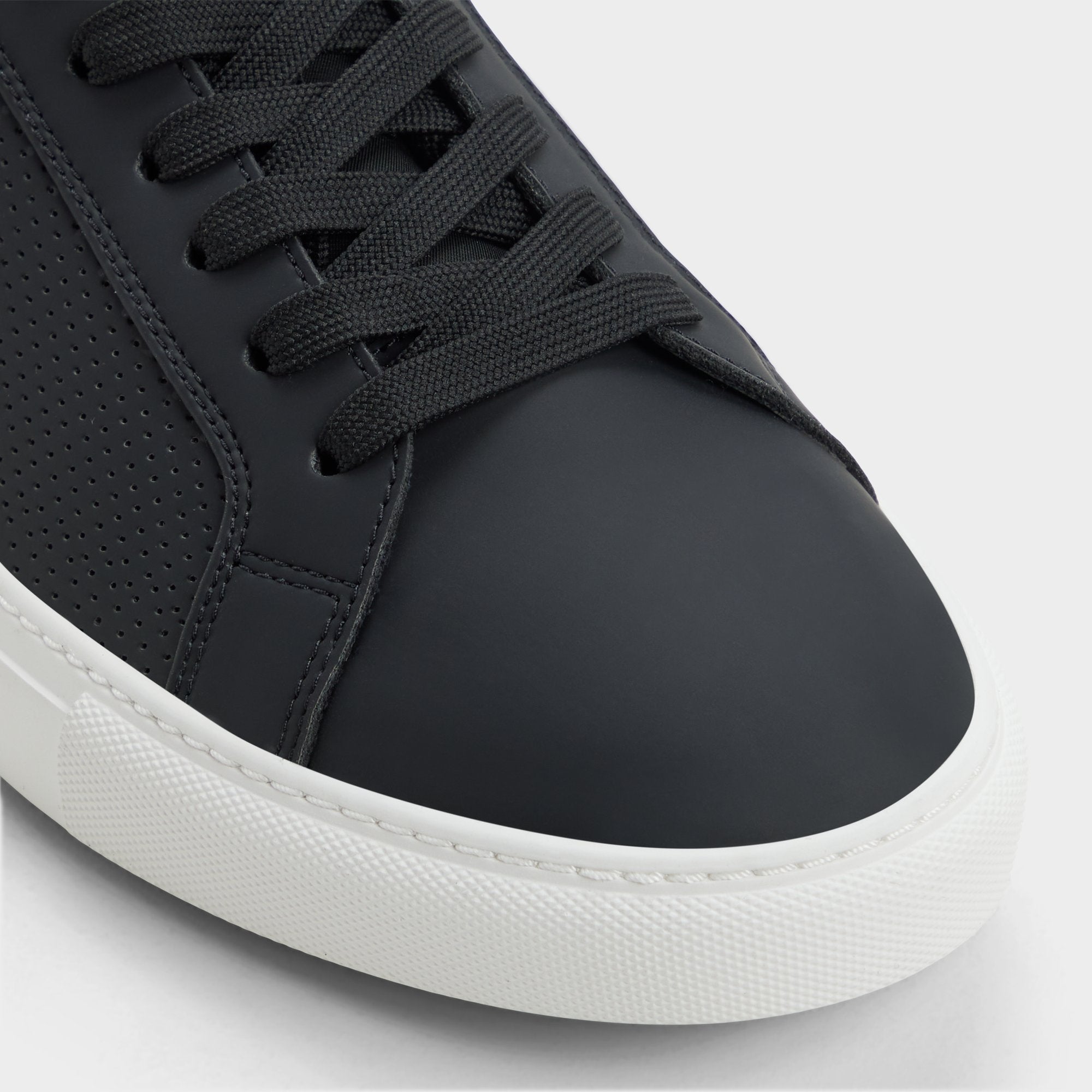 Black Xavier in Black 14204478 - Low top sneaker | Aldo