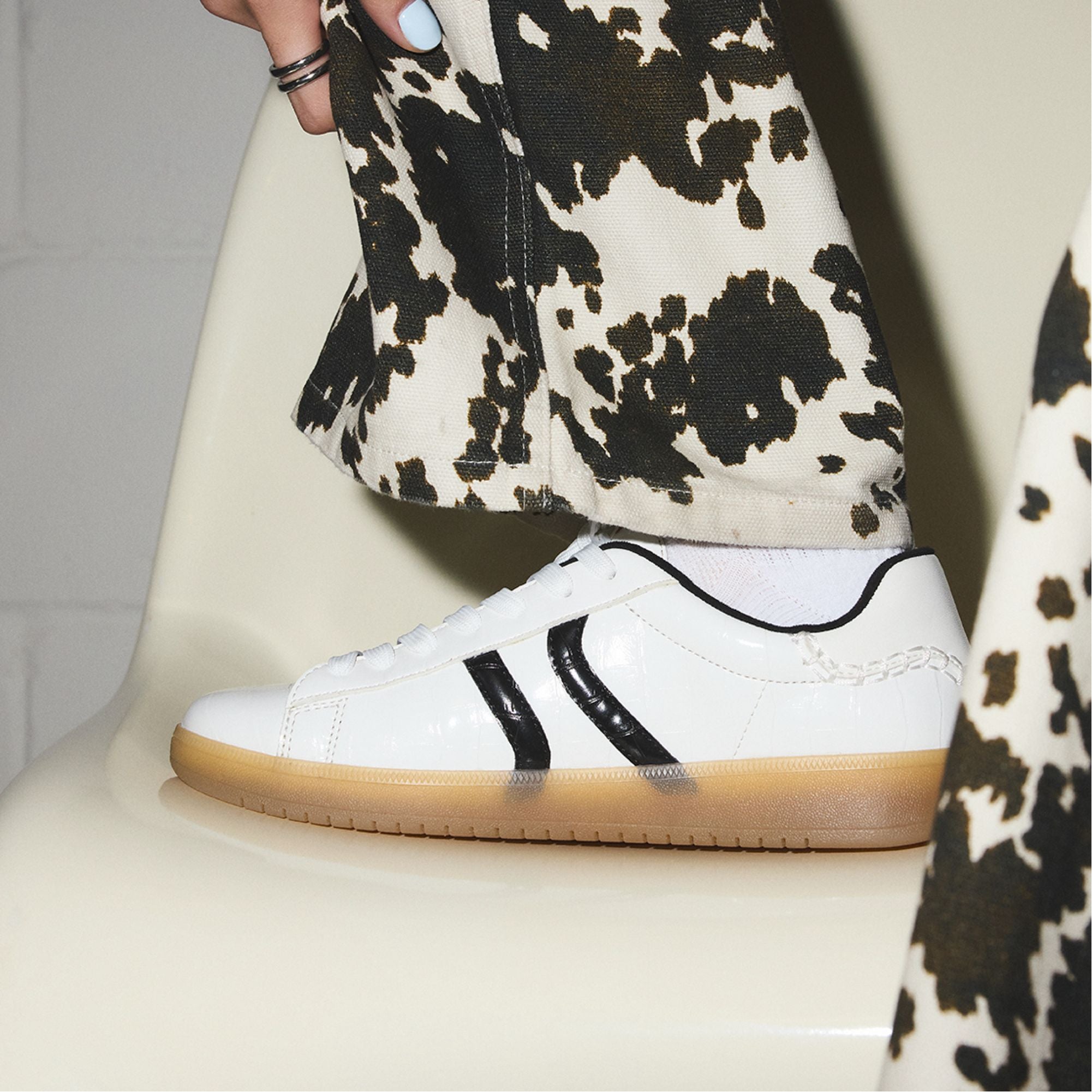White/black Chicsneaker2 White/Black Women's Low top sneakers - Sneaker, Cup sole | Aldo