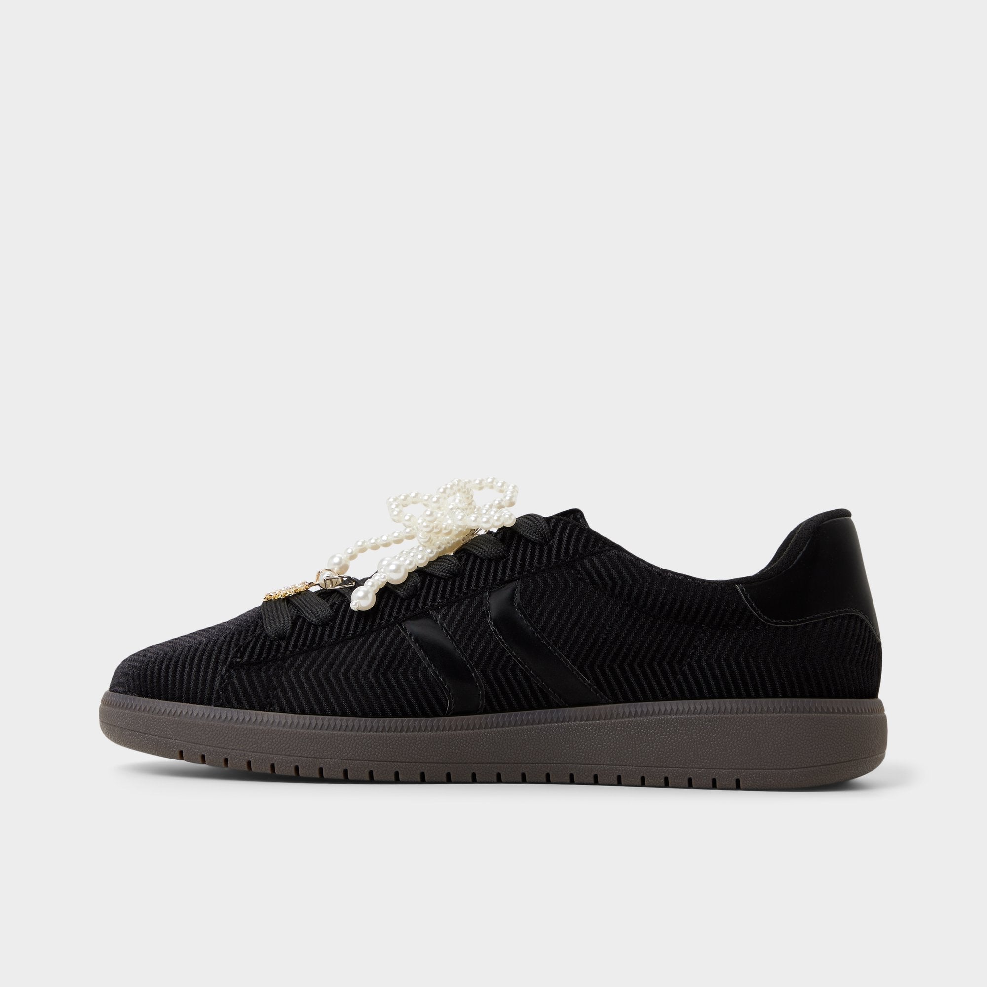 Black/black Chicsneaker2 in Black Black - Low top sneaker, Cup sole | Aldo