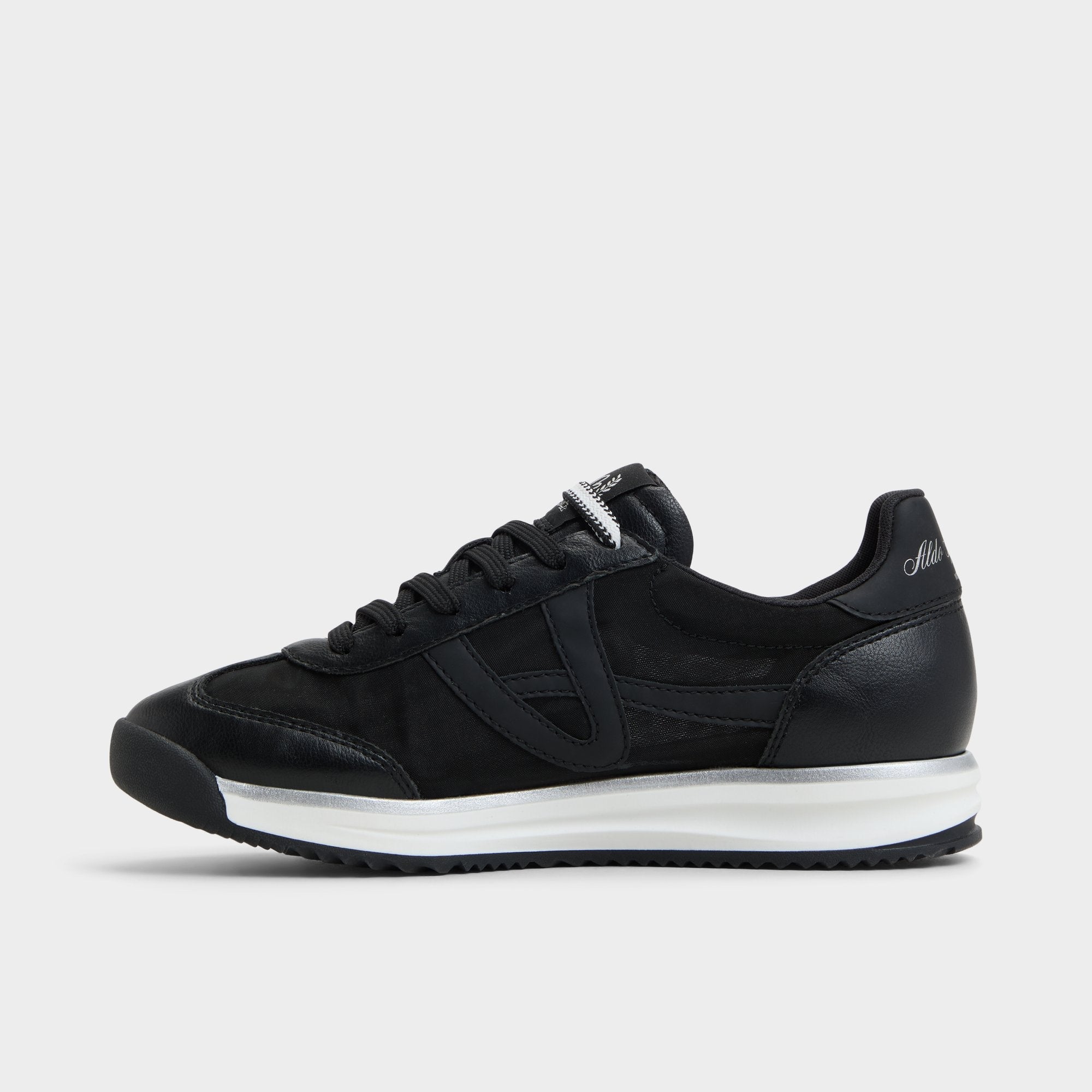 Black Stepcount Black Women's Low top sneakers - Jogger sneaker, Jogger sole | Aldo