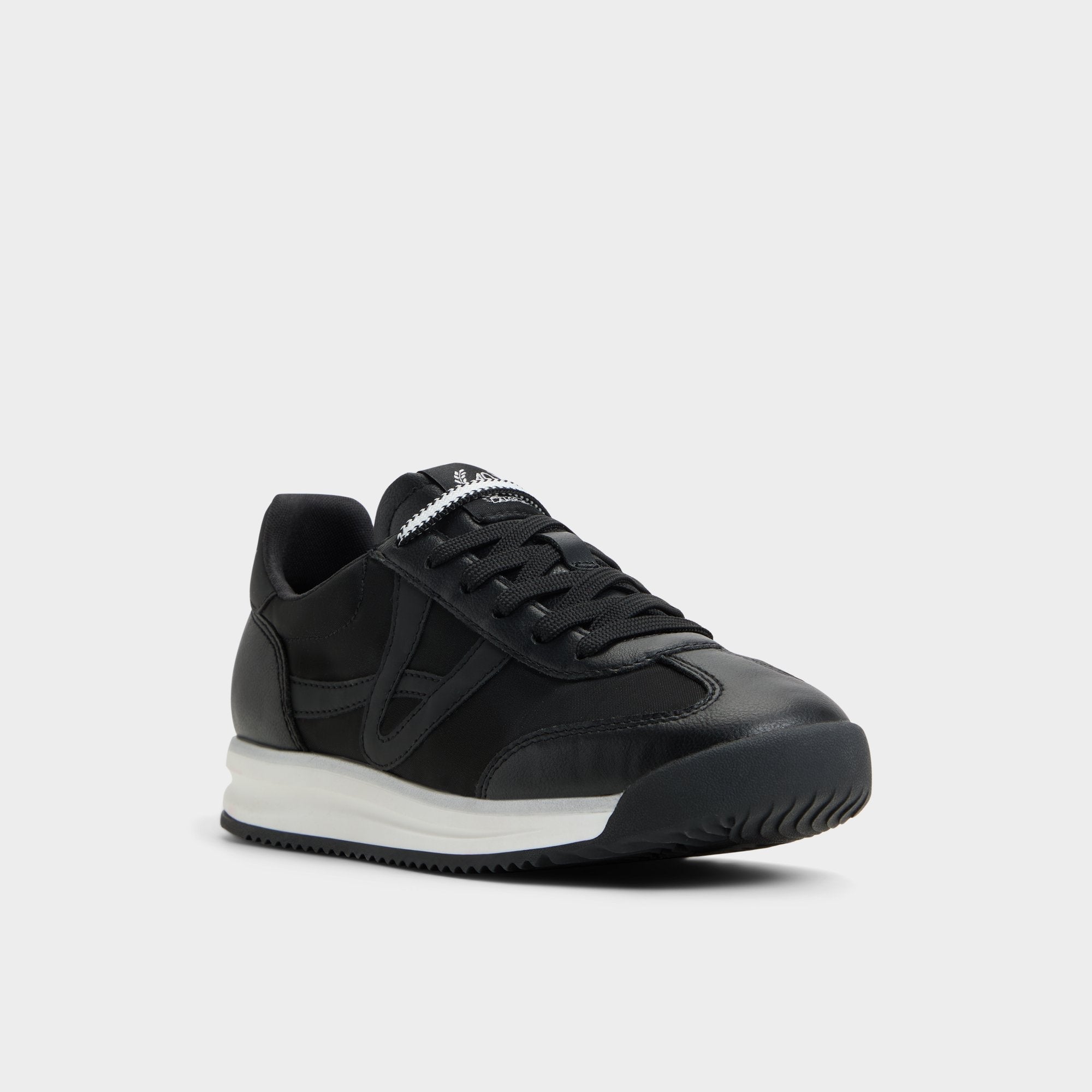 Black Stepcount Black Women's Low top sneakers - Jogger sneaker, Jogger sole | Aldo