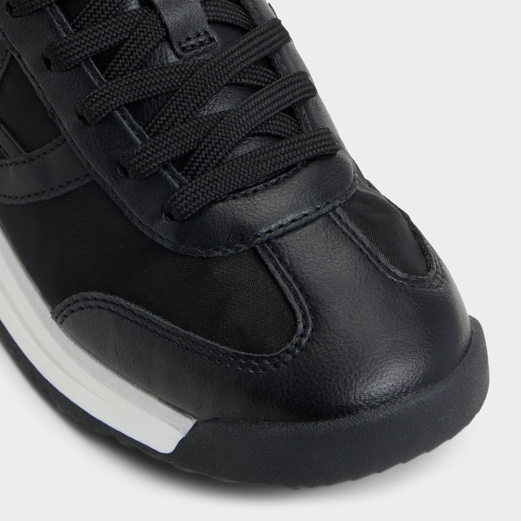 Black Stepcount Black Women's Low top sneakers - Jogger sneaker, Jogger sole | Aldo