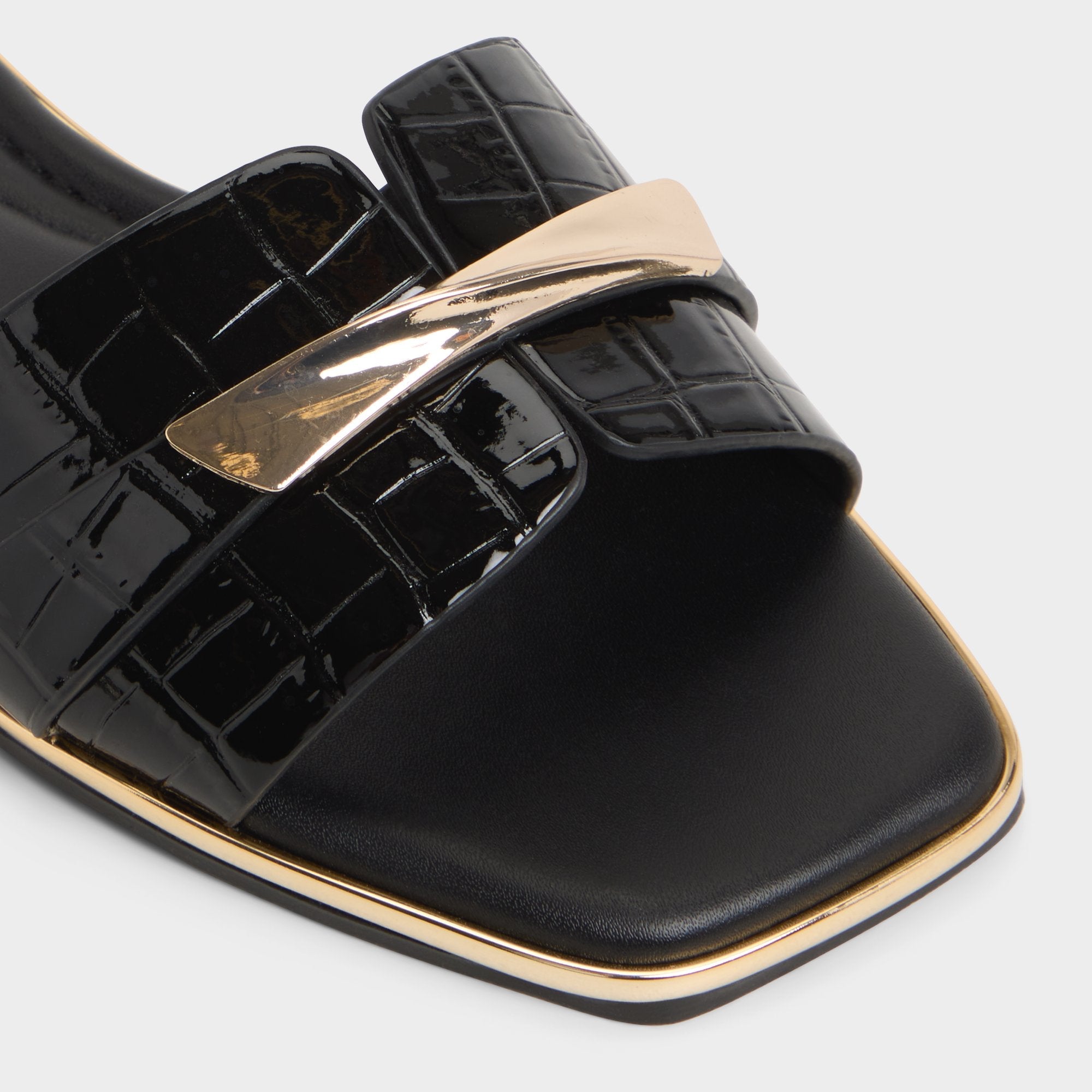 Black Darlina in Black - Slide sandal | Aldo