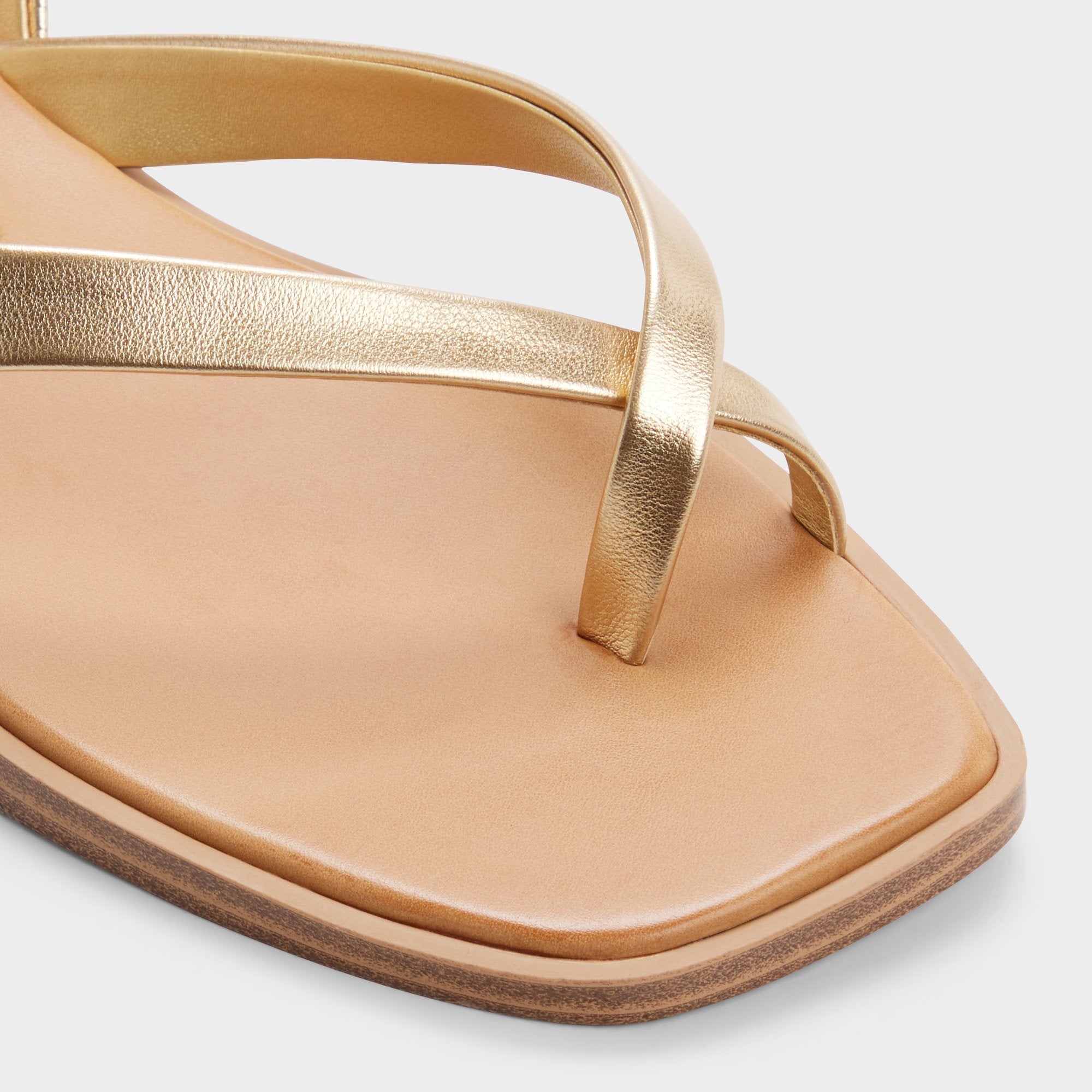Gold Daressi in Gold - Flat sandal | Aldo