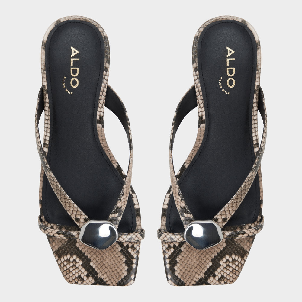 White/black Iliria White/Black Women's Flats - Slide sandal | Aldo