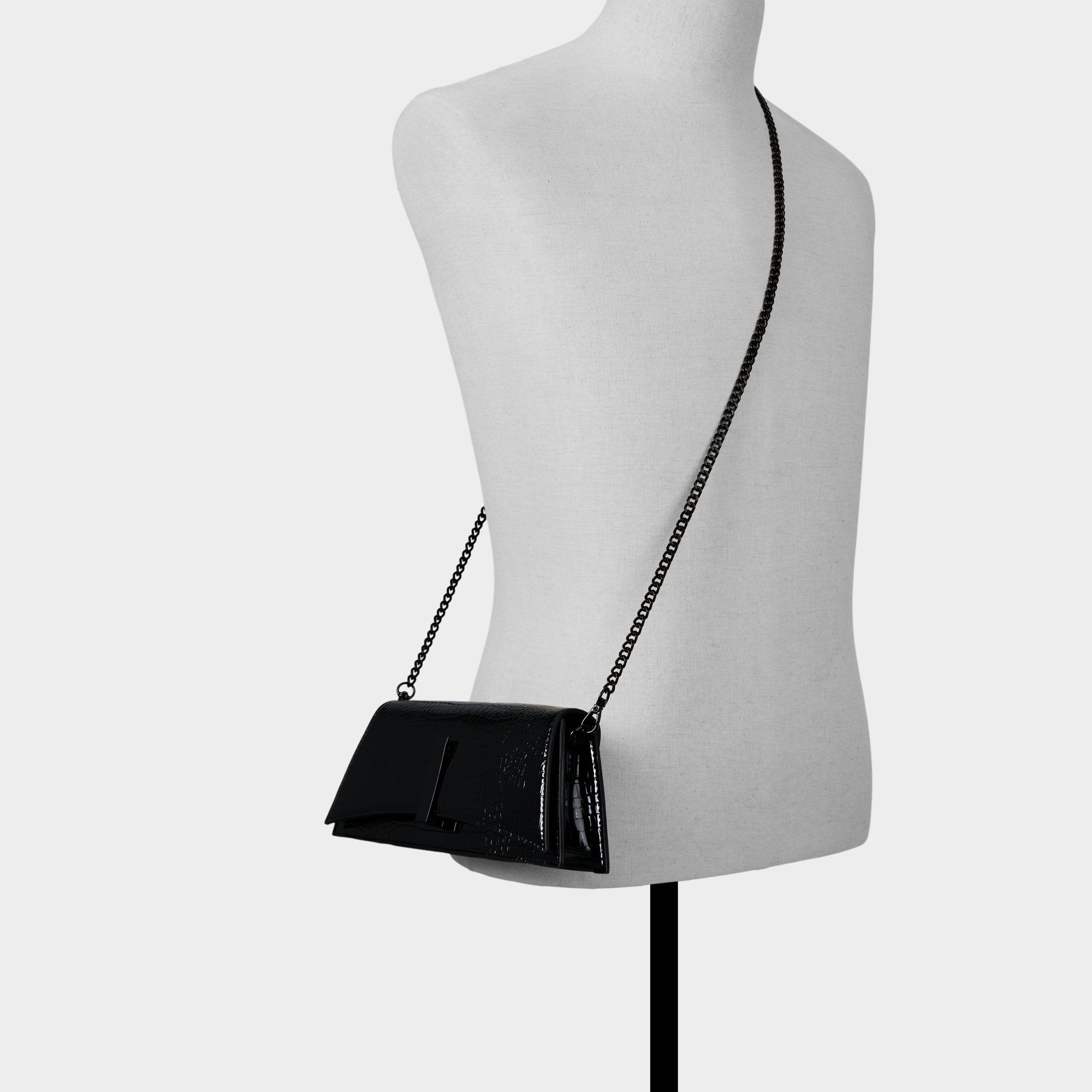 Black Mmychaelaa in Black - Clutch | Aldo