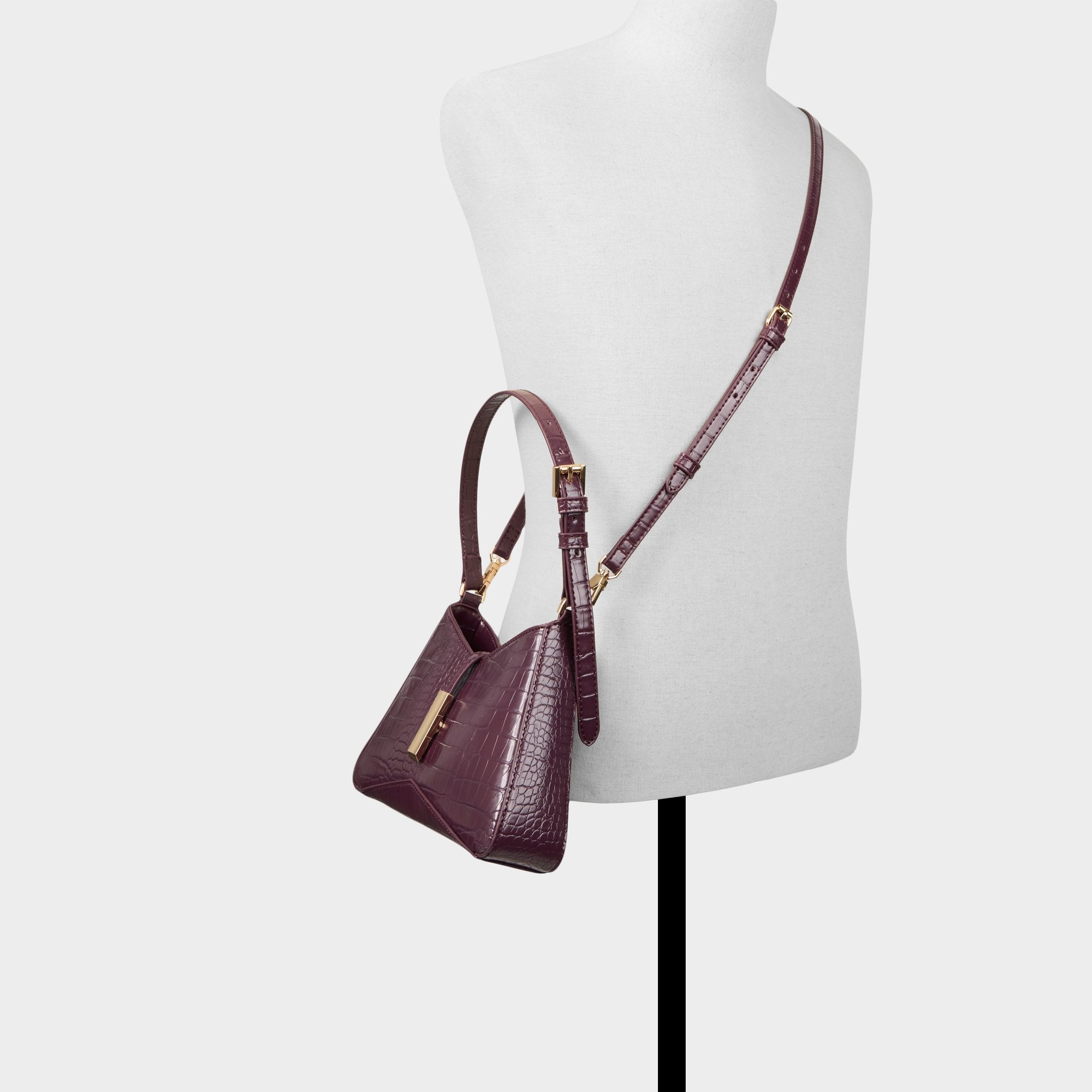 Open red Julietta in Open Red - Shoulder bag | Aldo