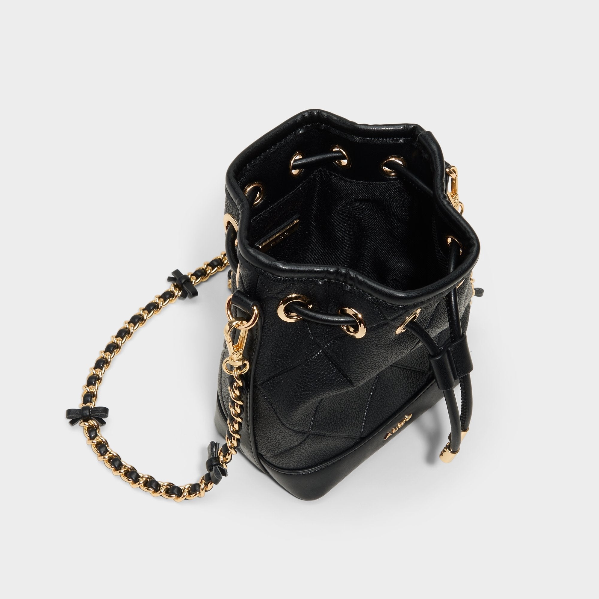 Black Elynnaa in Black - Bucket bag | Aldo