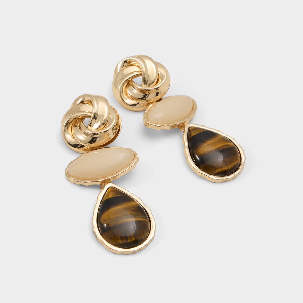 Gold Sunara in Gold - Chandelier earrings | Aldo