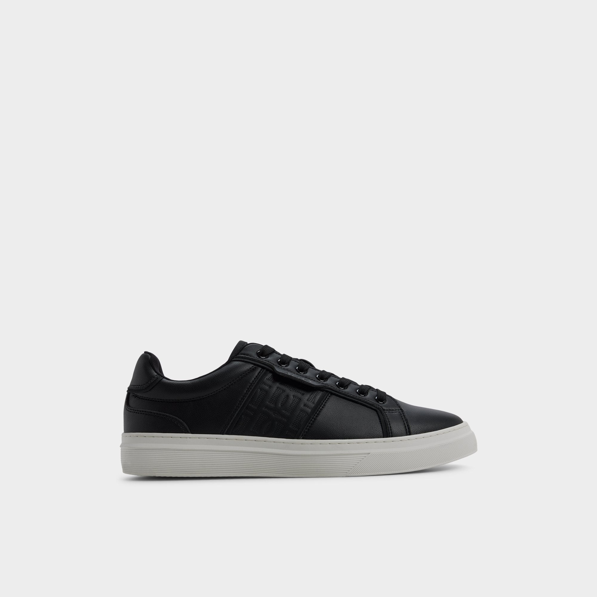 Black/black Courtline in Black Black 14253819 - Low top sneaker, Cup sole | Aldo