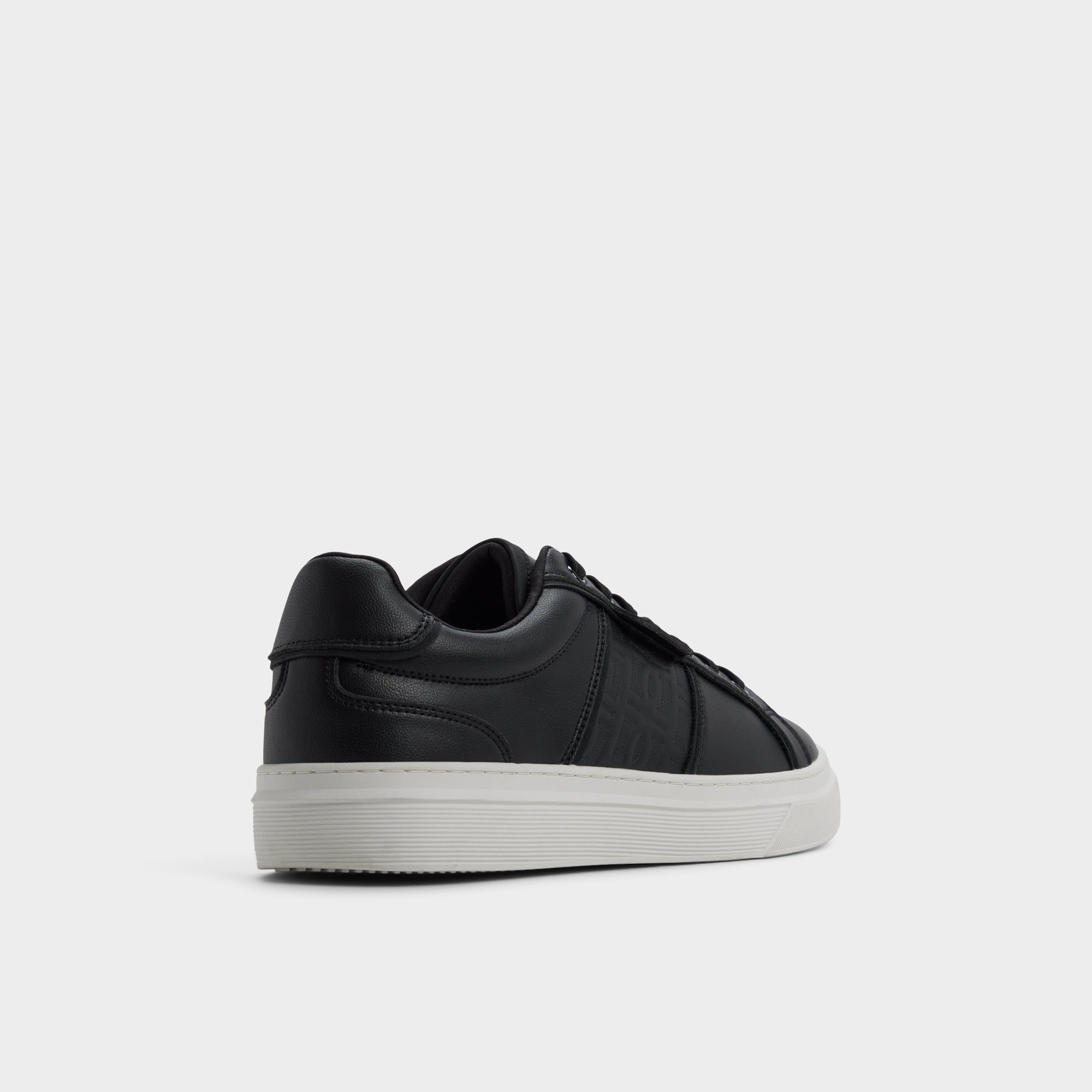 Black/black Courtline in Black Black 14253819 - Low top sneaker, Cup sole | Aldo
