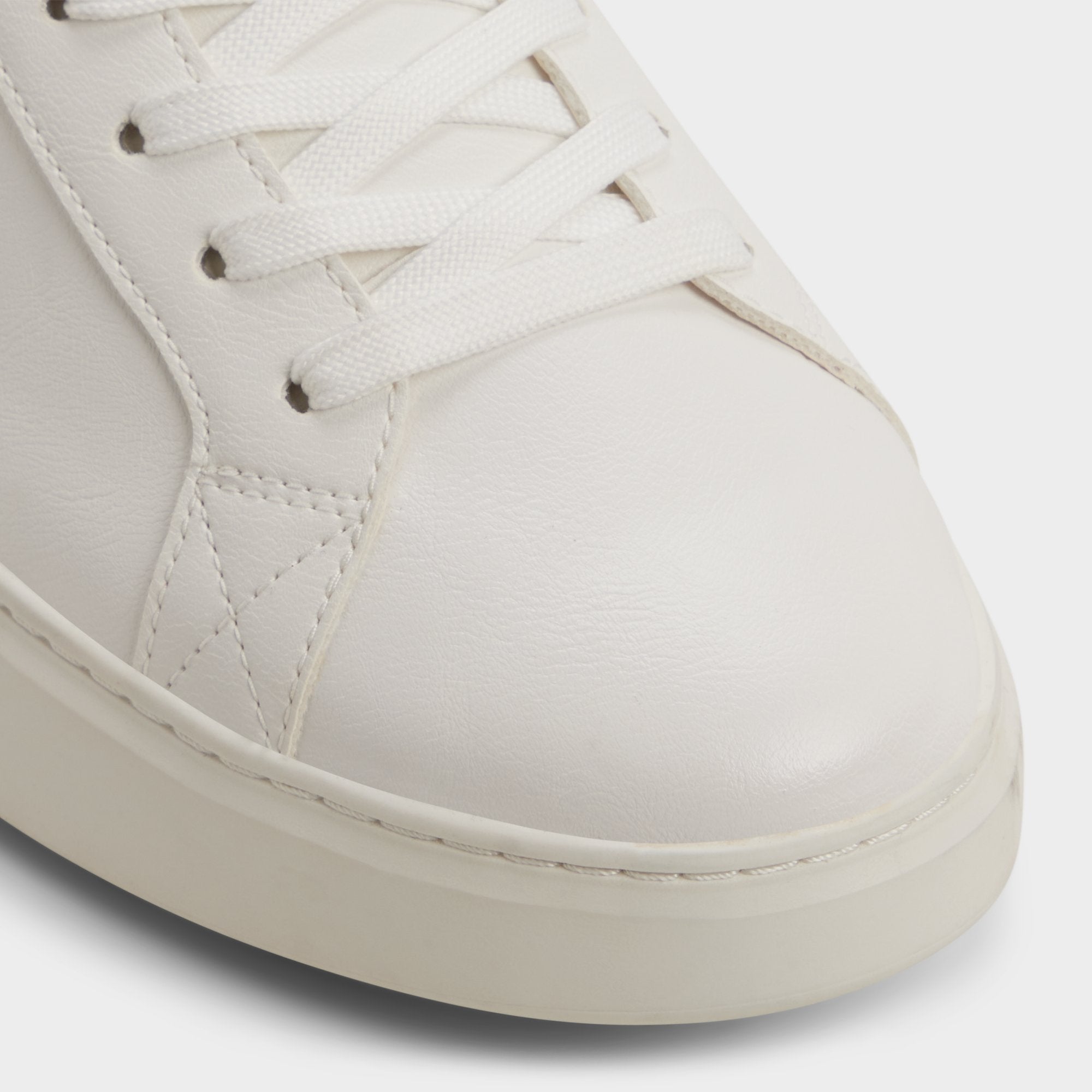 White Rohan in White - Low top sneaker | Aldo