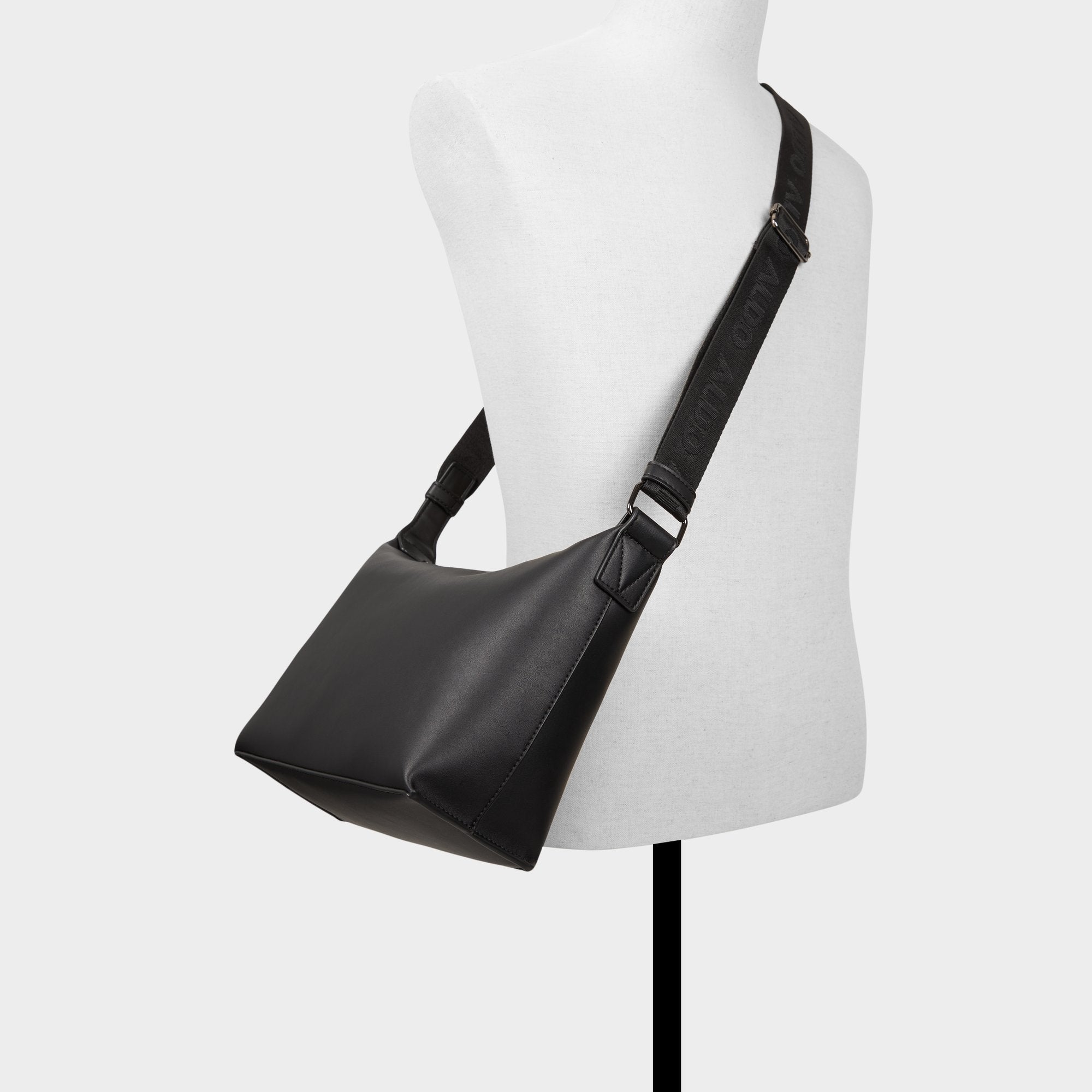 Other Black Alderwoodd in Other Black - Crossbody bag | Aldo